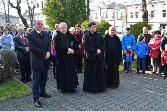NIEPODLEGŁA DO HYMNU (5)