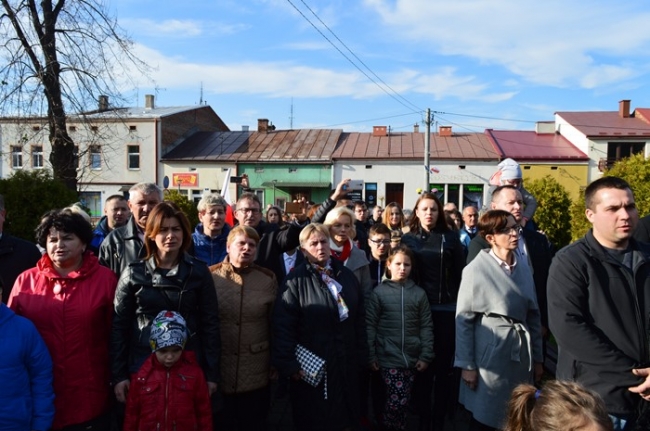 NIEPODLEGŁA DO HYMNU (7)