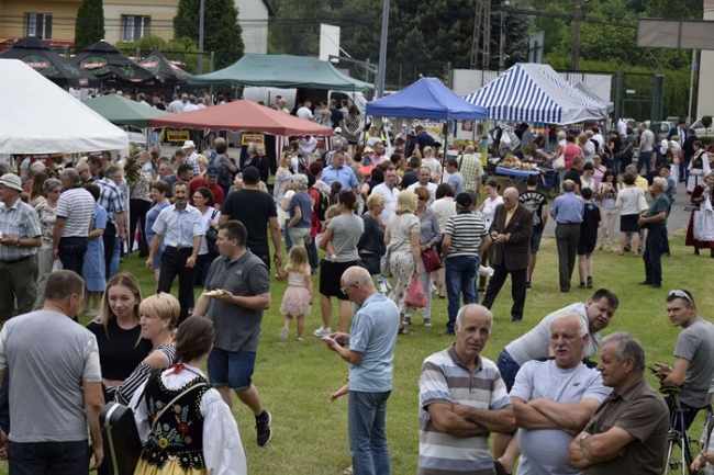 Tradycyjne jadło oraz muzyka ludowa nadal cieszy się na naszym terenie dużą popularnością