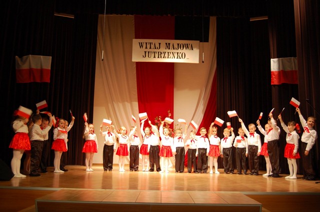 UROCZYSTE OBCHODY ROCZNICY UCHWALENIA KONSTYTUCJI 3 MAJA 