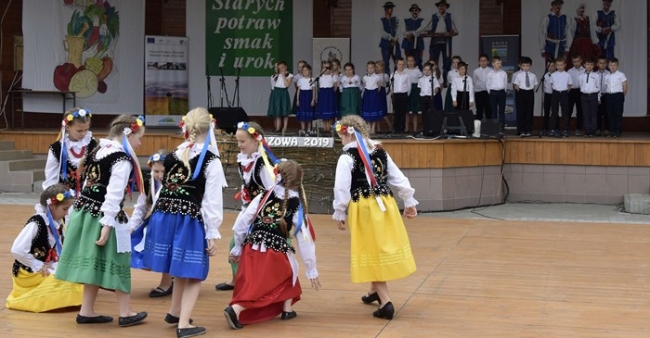 Występ uczniów Szkoły Podstawowej w Błażowej