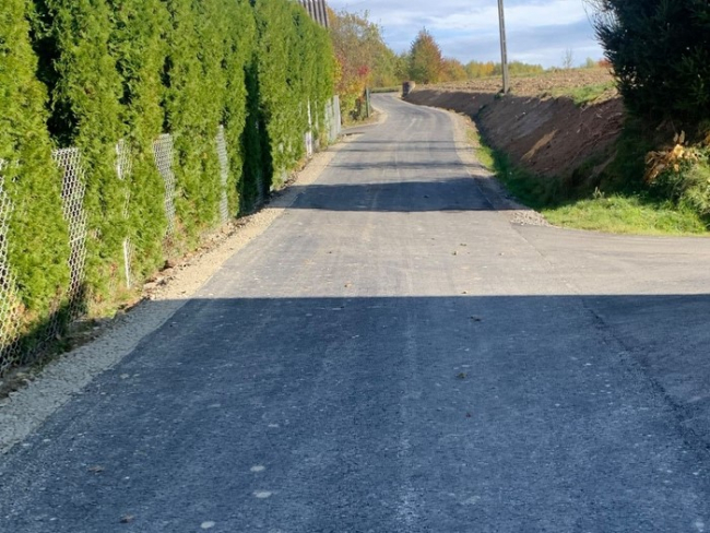 Zakończyła się przebudowa drogi gminnej 3214 Futoma Jaworznik.