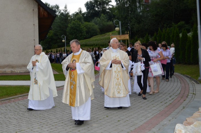 Budowa i poświęcenie Groty NMP z Lourdes w Białce (4)